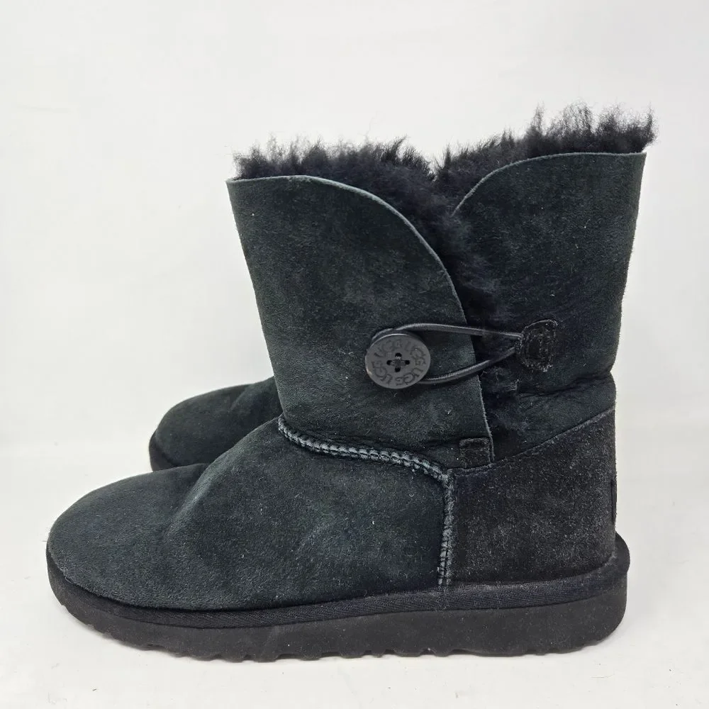 UGG bailey button